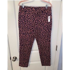 Navy blue & pink leopard print cropped ankle pant